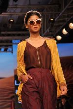 Model walks the ramp for Shruti Sancheti Show at Lakme Fashion Week 2015 Day 2 on 19th March 2015 (24)_550c135bec862.JPG