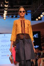 Model walks the ramp for Shruti Sancheti Show at Lakme Fashion Week 2015 Day 2 on 19th March 2015 (43)_550c13759a1f7.JPG