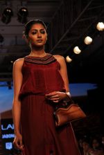 Model walks the ramp for Shruti Sancheti Show at Lakme Fashion Week 2015 Day 2 on 19th March 2015 (84)_550c13a139771.JPG