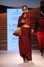Model walks the ramp for Shruti Sancheti Show at Lakme Fashion Week 2015 Day 2 on 19th March 2015 (91)_550c13a8d3098.JPG
