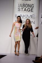 Shraddha Kapoor walks the ramp for Jabong Presents Miss Bennett London Show at Lakme Fashion Week 2015 Day 2 on 19th March 2015 (176 (217)_550c058850b1d.JPG