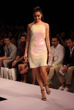 Shraddha Kapoor walks the ramp for Jabong Presents Miss Bennett London Show at Lakme Fashion Week 2015 Day 2 on 19th March 2015 (6)_550c13277f7ff.JPG