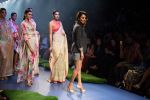 Gauri Khan_s show for Satya Paul at LFW 2015 Day 3 on 20th March 2015 (459)_550d5b6188364.JPG