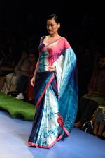 Model walk the ramp at Gauri Khan_s show for Satya Paul at LFW 2015 Day 3 on 20th March 2015 (417)_550d5c25265de.JPG