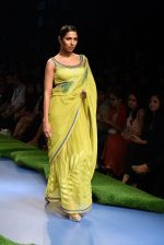 Model walk the ramp at Gauri Khan_s show for Satya Paul at LFW 2015 Day 3 on 20th March 2015 (463)_550d5c6fb9117.JPG