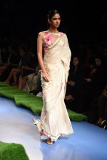 Model walk the ramp at Gauri Khan_s show for Satya Paul at LFW 2015 Day 3 on 20th March 2015 (540)_550d5ce217b72.JPG