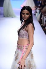 Model walk the ramp for Anushree Reddy Show at Lakme Fashion Week 2015 Day 4 on 21st March 2015 (124)_550ec612a756b.JPG