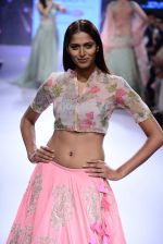 Model walk the ramp for Anushree Reddy Show at Lakme Fashion Week 2015 Day 4 on 21st March 2015 (145)_550ec640912be.JPG