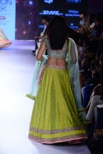 Model walk the ramp for Anushree Reddy Show at Lakme Fashion Week 2015 Day 4 on 21st March 2015 (92)_550ec5bc3d953.JPG
