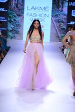Model walk the ramp for Arpita Mehta Show at Lakme Fashion Week 2015 Day 4 on 21st March 2015 (117)_550ec67d0cfde.JPG