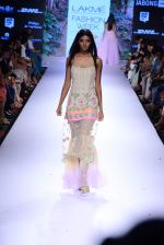 Model walk the ramp for Arpita Mehta Show at Lakme Fashion Week 2015 Day 4 on 21st March 2015 (132)_550ec6c5d4c28.JPG