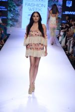 Model walk the ramp for Arpita Mehta Show at Lakme Fashion Week 2015 Day 4 on 21st March 2015 (142)_550ec7034819b.JPG