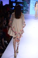 Model walk the ramp for Arpita Mehta Show at Lakme Fashion Week 2015 Day 4 on 21st March 2015 (167)_550ec794308de.JPG