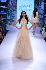 Model walk the ramp for Arpita Mehta Show at Lakme Fashion Week 2015 Day 4 on 21st March 2015 (37)_550ec5a8c28d4.JPG
