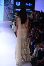 Model walk the ramp for Arpita Mehta Show at Lakme Fashion Week 2015 Day 4 on 21st March 2015 (63)_550ec5e89b782.JPG
