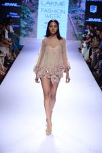 Model walk the ramp for Arpita Mehta Show at Lakme Fashion Week 2015 Day 4 on 21st March 2015 (82)_550ec61b81628.JPG