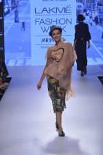 Model walk the ramp for Asmita Marwa Show at Lakme Fashion Week 2015 Day 3 on 20th March 2015 (91)_550e8be4c7055.JPG