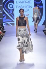 Model walk the ramp for Babita M Show at Lakme Fashion Week 2015 Day 3 on 20th March 2015 (13)_550e8d08d7cc3.JPG
