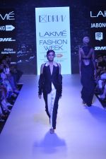 Model walk the ramp for DRVV Show at Lakme Fashion Week 2015 Day 3 on 20th March 2015 (104)_550e8ec5e6a48.JPG
