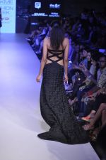 Model walk the ramp for DRVV Show at Lakme Fashion Week 2015 Day 3 on 20th March 2015 (115)_550e8f20028df.JPG