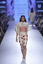 Model walk the ramp for Ikai by Ragini Ahuja Show at Lakme Fashion Week 2015 Day 3 on 20th March 2015 (31)_550e8ce27b921.JPG