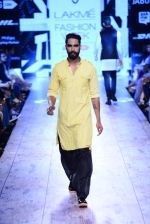 Model walk the ramp for Kunal Rawal Show at Lakme Fashion Week 2015 Day 4 on 21st March 2015 (39)_550ec6cfcc89f.JPG