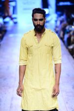 Model walk the ramp for Kunal Rawal Show at Lakme Fashion Week 2015 Day 4 on 21st March 2015 (40)_550ec6d52eef8.JPG