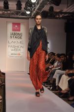 Model walk the ramp for Lotus Karishma Jamwal Show at Lakme Fashion Week 2015 Day 4 on 21st March 2015 (22)_550ec6d68460a.JPG