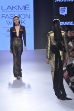Model walk the ramp for Nikhil Thampi Show at Lakme Fashion Week 2015 Day 3 on 20th March 2015 (131)_550e8f961e1cc.JPG