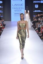 Model walk the ramp for Nikhil Thampi Show at Lakme Fashion Week 2015 Day 3 on 20th March 2015 (54)_550e8d338a3c5.JPG
