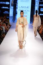 Model walk the ramp for Payal Singhal Show at Lakme Fashion Week 2015 Day 4 on 21st March 2015  (107)_550ec86cafa98.JPG