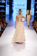 Model walk the ramp for Payal Singhal Show at Lakme Fashion Week 2015 Day 4 on 21st March 2015  (131)_550ec8d29c9d1.JPG