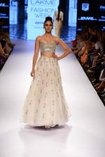 Model walk the ramp for Payal Singhal Show at Lakme Fashion Week 2015 Day 4 on 21st March 2015  (135)_550ec8e973898.JPG