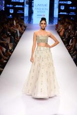 Model walk the ramp for Payal Singhal Show at Lakme Fashion Week 2015 Day 4 on 21st March 2015  (138)_550ec8fcb880f.JPG
