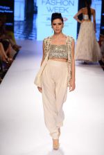 Model walk the ramp for Payal Singhal Show at Lakme Fashion Week 2015 Day 4 on 21st March 2015  (149)_550ec92a54020.JPG