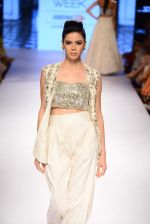 Model walk the ramp for Payal Singhal Show at Lakme Fashion Week 2015 Day 4 on 21st March 2015  (151)_550ec931ef410.JPG