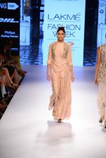 Model walk the ramp for Payal Singhal Show at Lakme Fashion Week 2015 Day 4 on 21st March 2015  (160)_550ec957bcf57.JPG