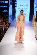 Model walk the ramp for Payal Singhal Show at Lakme Fashion Week 2015 Day 4 on 21st March 2015  (161)_550ec95bcf865.JPG