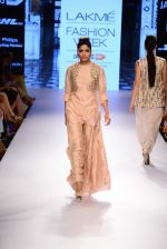 Model walk the ramp for Payal Singhal Show at Lakme Fashion Week 2015 Day 4 on 21st March 2015  (162)_550ec96046d9a.JPG