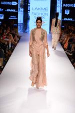 Model walk the ramp for Payal Singhal Show at Lakme Fashion Week 2015 Day 4 on 21st March 2015  (164)_550ec96853909.JPG