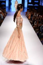 Model walk the ramp for Payal Singhal Show at Lakme Fashion Week 2015 Day 4 on 21st March 2015  (182)_550ec9ea62220.JPG