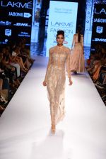Model walk the ramp for Payal Singhal Show at Lakme Fashion Week 2015 Day 4 on 21st March 2015  (187)_550eca075684a.JPG