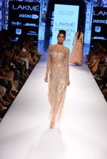 Model walk the ramp for Payal Singhal Show at Lakme Fashion Week 2015 Day 4 on 21st March 2015  (188)_550eca0d00431.JPG