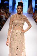 Model walk the ramp for Payal Singhal Show at Lakme Fashion Week 2015 Day 4 on 21st March 2015  (193)_550eca329fb71.JPG