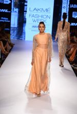 Model walk the ramp for Payal Singhal Show at Lakme Fashion Week 2015 Day 4 on 21st March 2015  (197)_550eca4cf0237.JPG