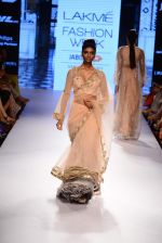 Model walk the ramp for Payal Singhal Show at Lakme Fashion Week 2015 Day 4 on 21st March 2015  (208)_550eca8a1d02e.JPG