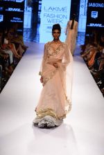 Model walk the ramp for Payal Singhal Show at Lakme Fashion Week 2015 Day 4 on 21st March 2015  (210)_550eca910a983.JPG