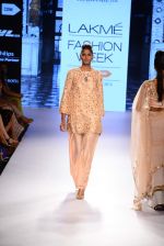 Model walk the ramp for Payal Singhal Show at Lakme Fashion Week 2015 Day 4 on 21st March 2015  (219)_550ecabbd9674.JPG