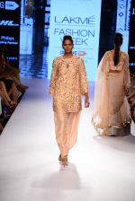 Model walk the ramp for Payal Singhal Show at Lakme Fashion Week 2015 Day 4 on 21st March 2015  (221)_550ecac723e7f.JPG