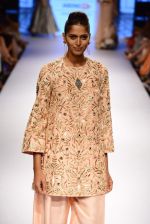 Model walk the ramp for Payal Singhal Show at Lakme Fashion Week 2015 Day 4 on 21st March 2015  (228)_550ecaf65342a.JPG